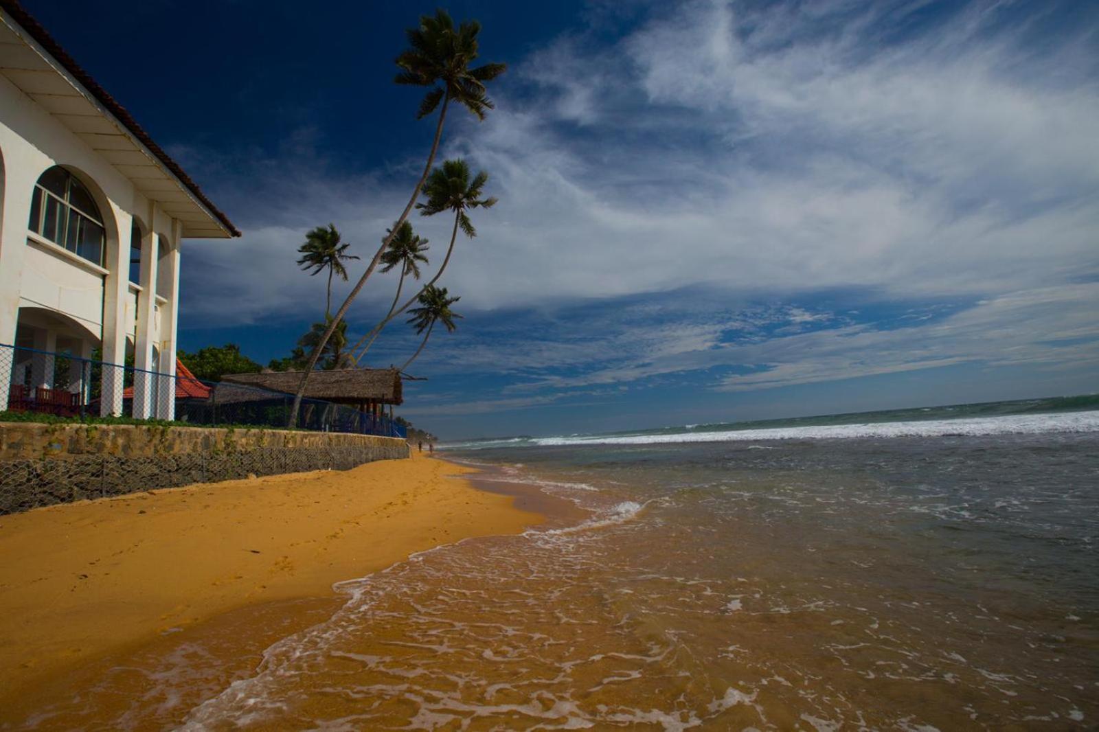 Hotel Lanka Super Corals Хикадува Екстериор снимка